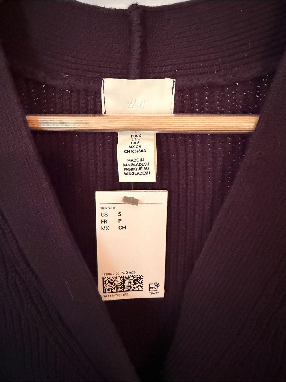 NWT Button-Front V-Neck Sleeveless Sweater Vest - Black - Picture 3 of 3